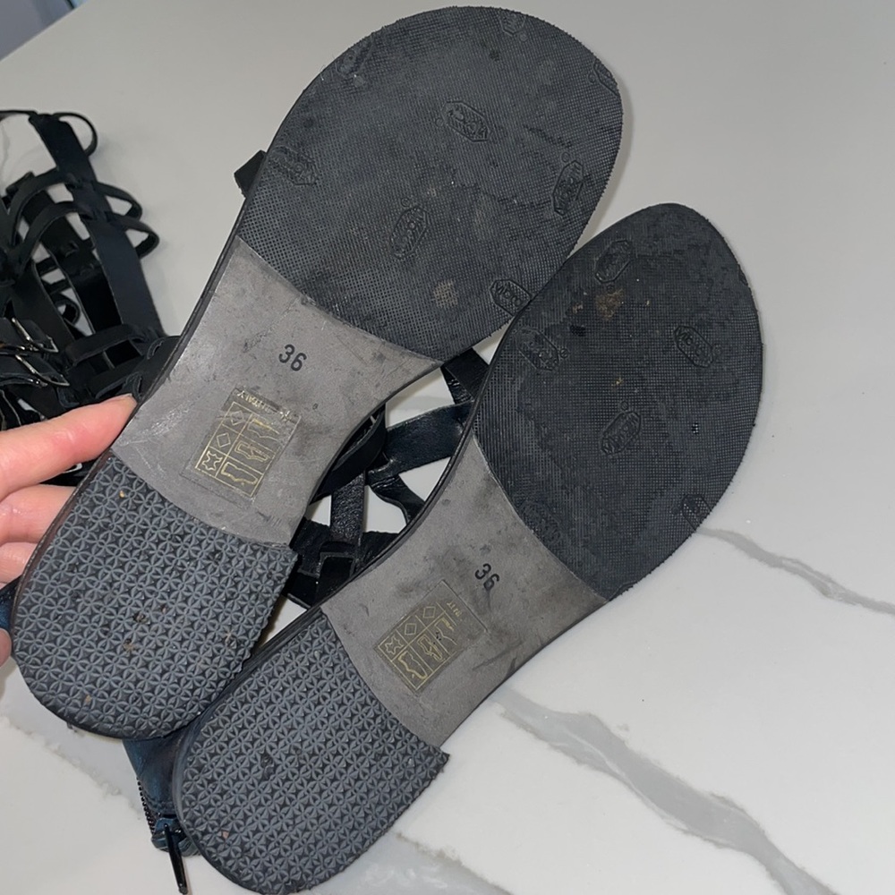 KURT GEIGER CARVELA Black Leather Gladiator Sandals Made in Italy Size 36 (6US) - Picture 4 of 14